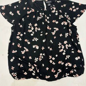 Liz Claiborne Black Floral Blouse size Medium mint condition